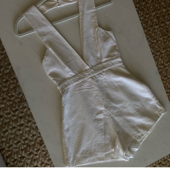 Finders Keepers White Romper XS - Picture 3 of 5